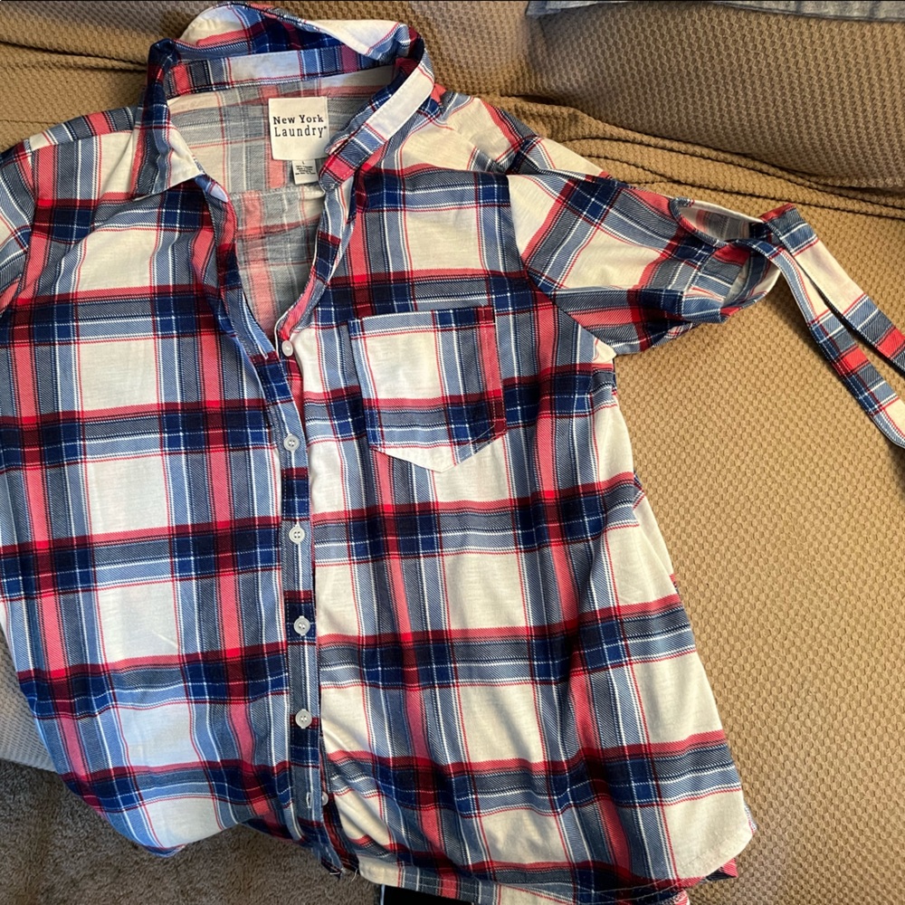Short sleeve woman’s shirt lightweight soft.